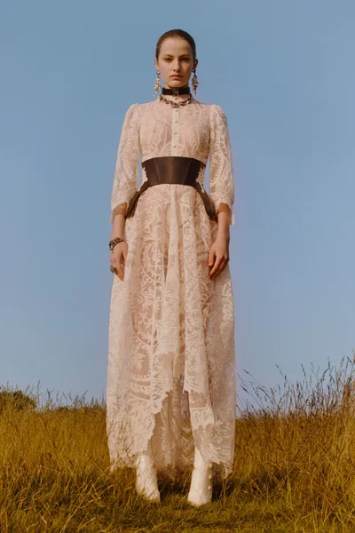 Look 18